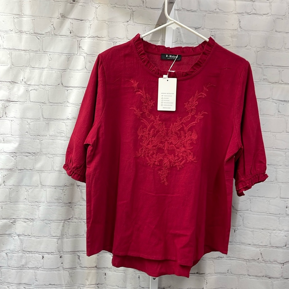 E’Retro red embroidered ruffle neck & sleeves size large NWT